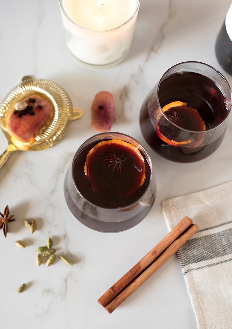 fall-cocktail-spiced-mulled-wine