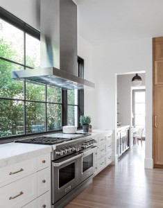 Get the Look : Bright Modern Kitchen