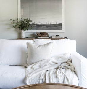 How We Choose : White Slipcovered Sofas