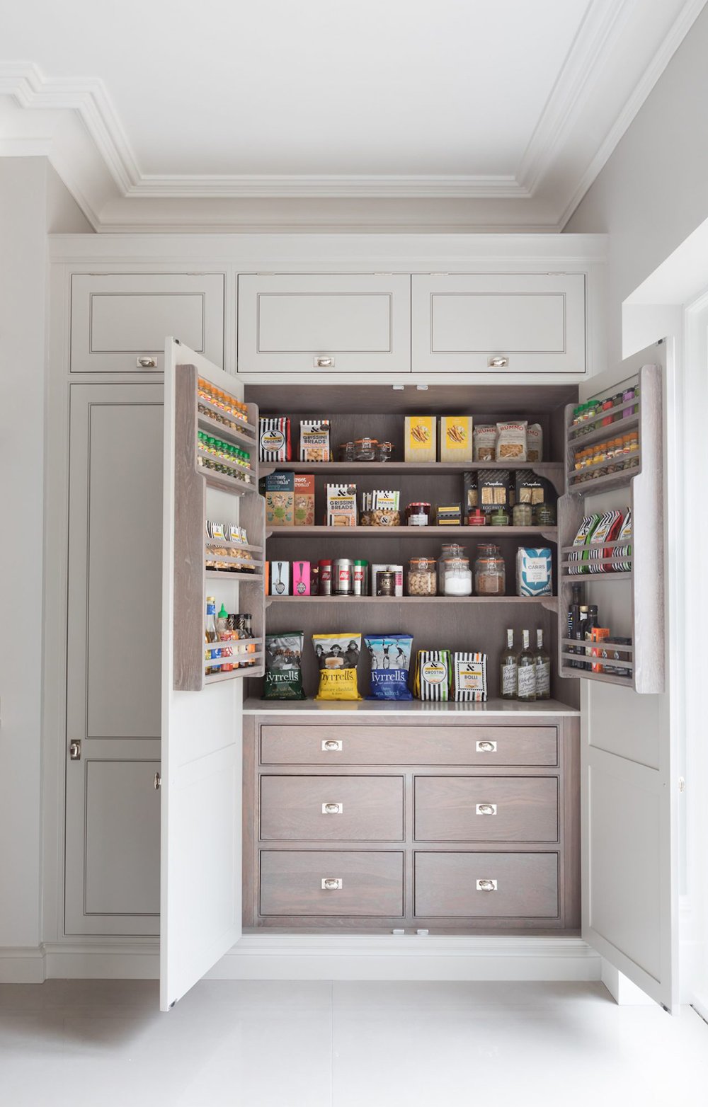 The Prettiest Pantries & My Favorite Canisters - roomfortuesday.com