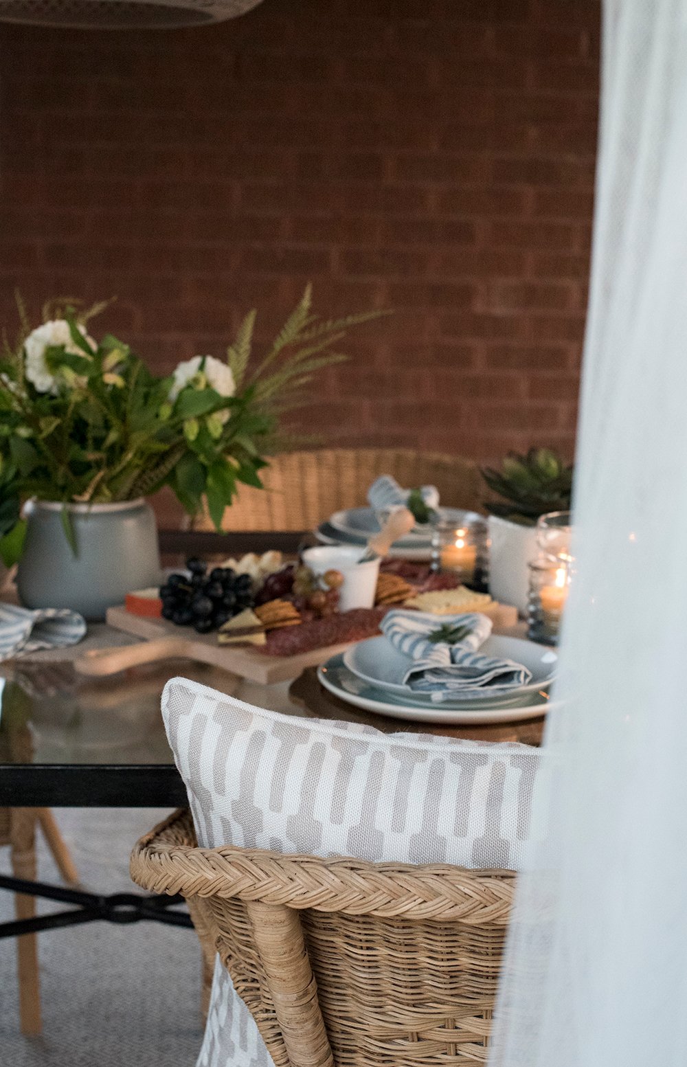 End of Summer Dinner Party + A Giveaway - roomfortuesday.com