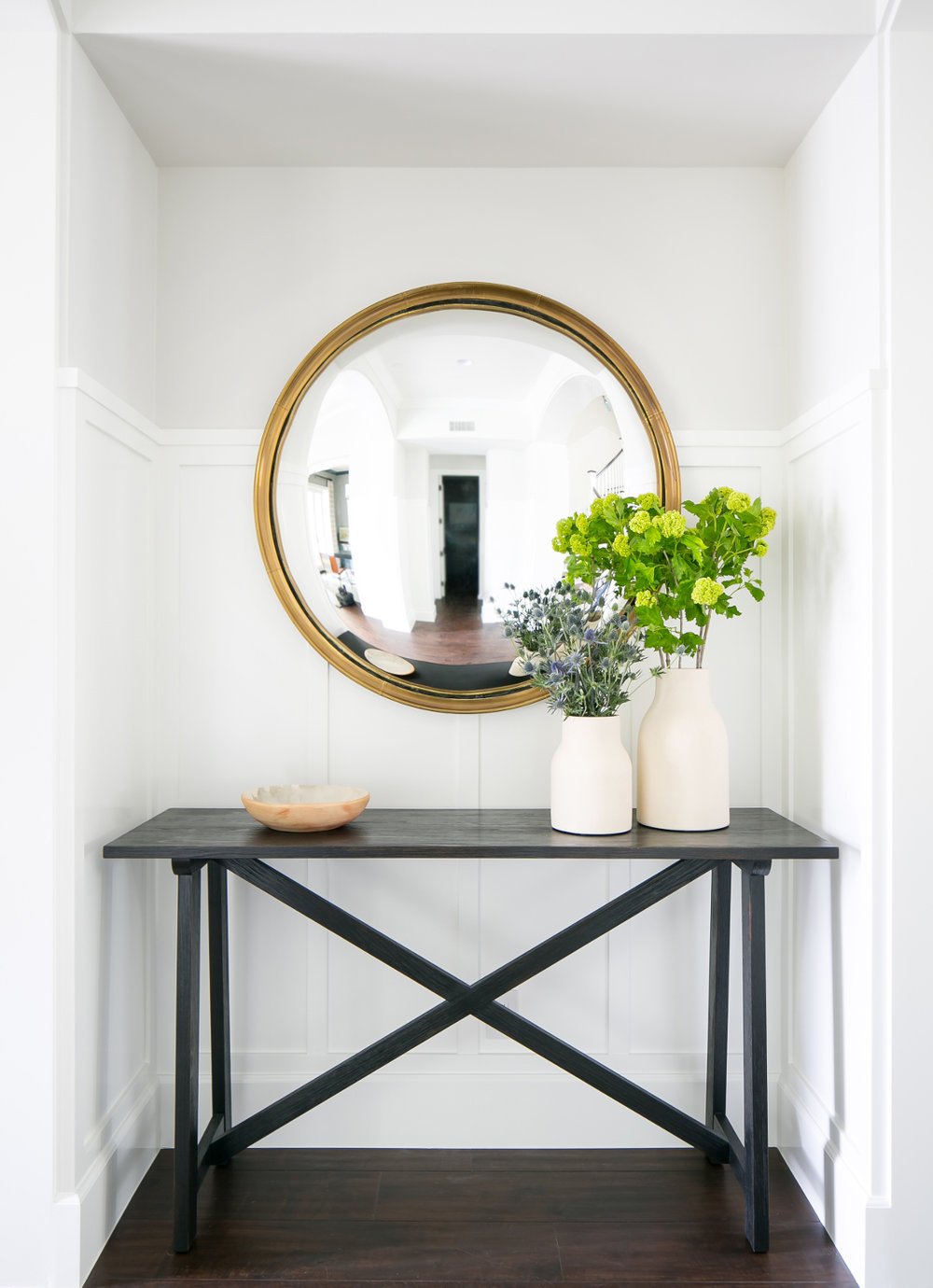 6 Ways to Style an Entryway Console Table - roomfortuesday.com