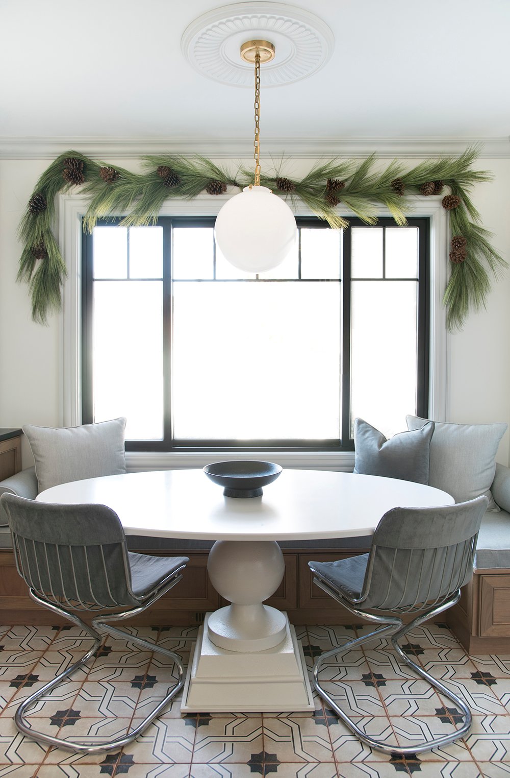 Decorating for the Holidays Without a Tree - roomfortuesday.com