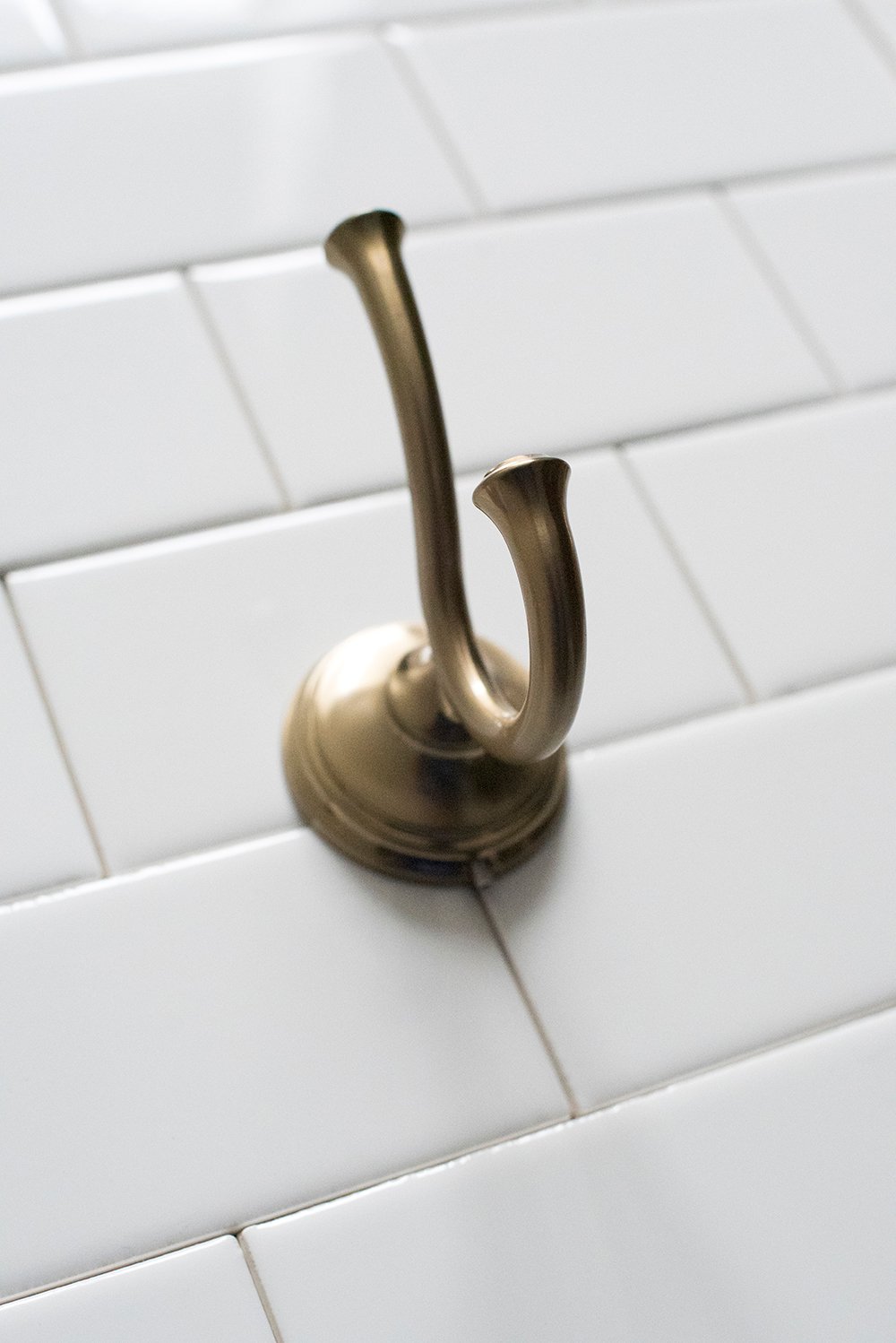 How to Choose Cohesive Bathroom Plumbing Fixtures - roomfortuesday.com