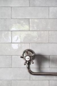 How to Mix Metals and Choose Plumbing Fixtures & Hardware - roomfortuesday.com