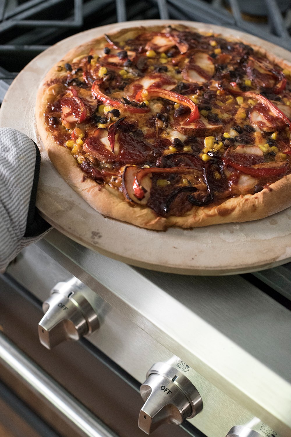 Southwest BBQ Chicken Pizza - roomfortuesday.com