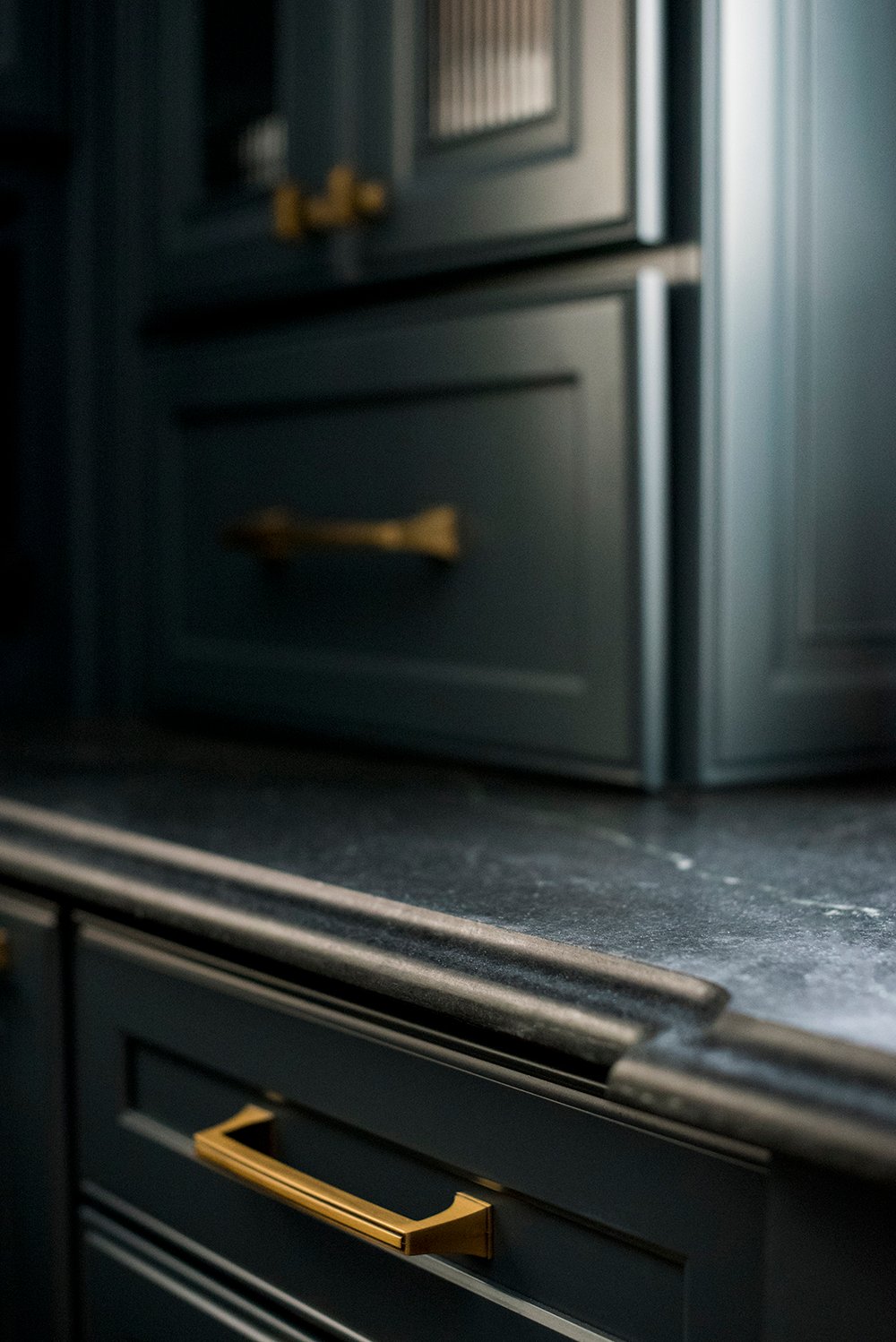 Why We Used Soapstone In Our Kitchen... Again - roomfortuesday.com