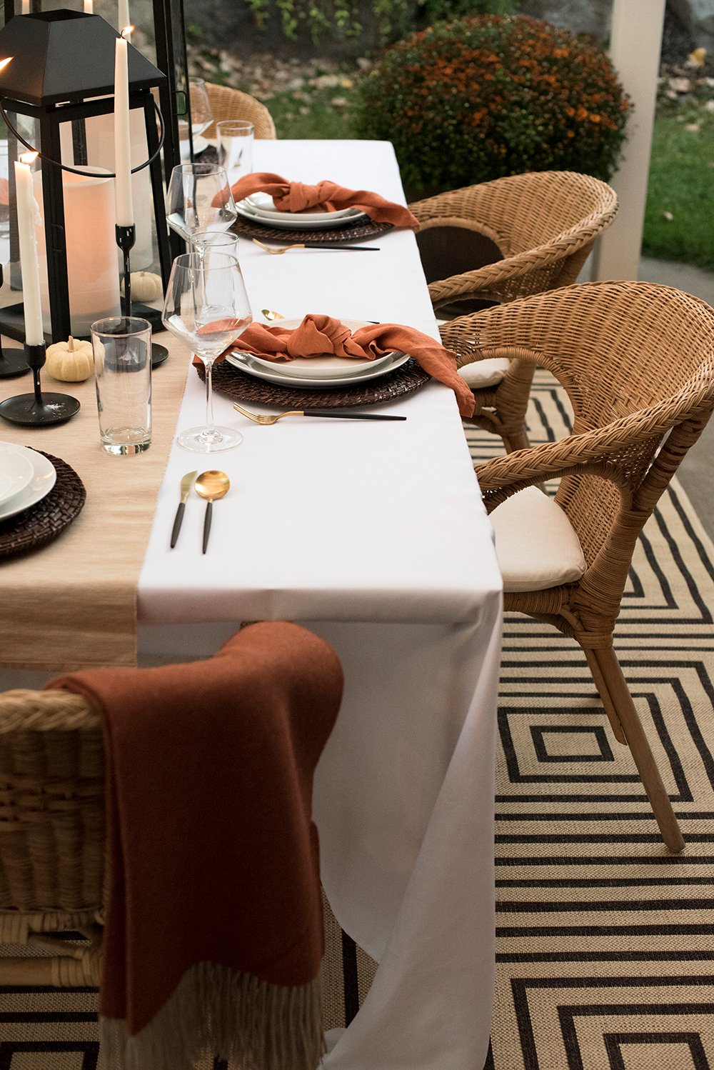 Fall Patio Dinner Party - roomfortuesday.com