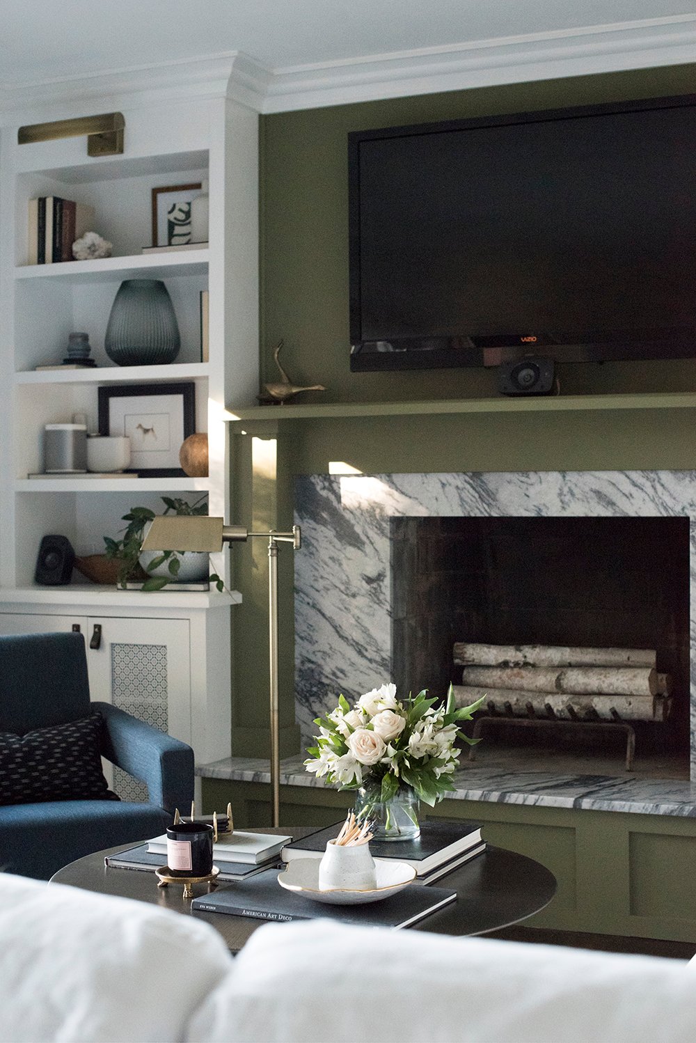 Design Discussion : TV Over the Fireplace - roomfortuesday.com