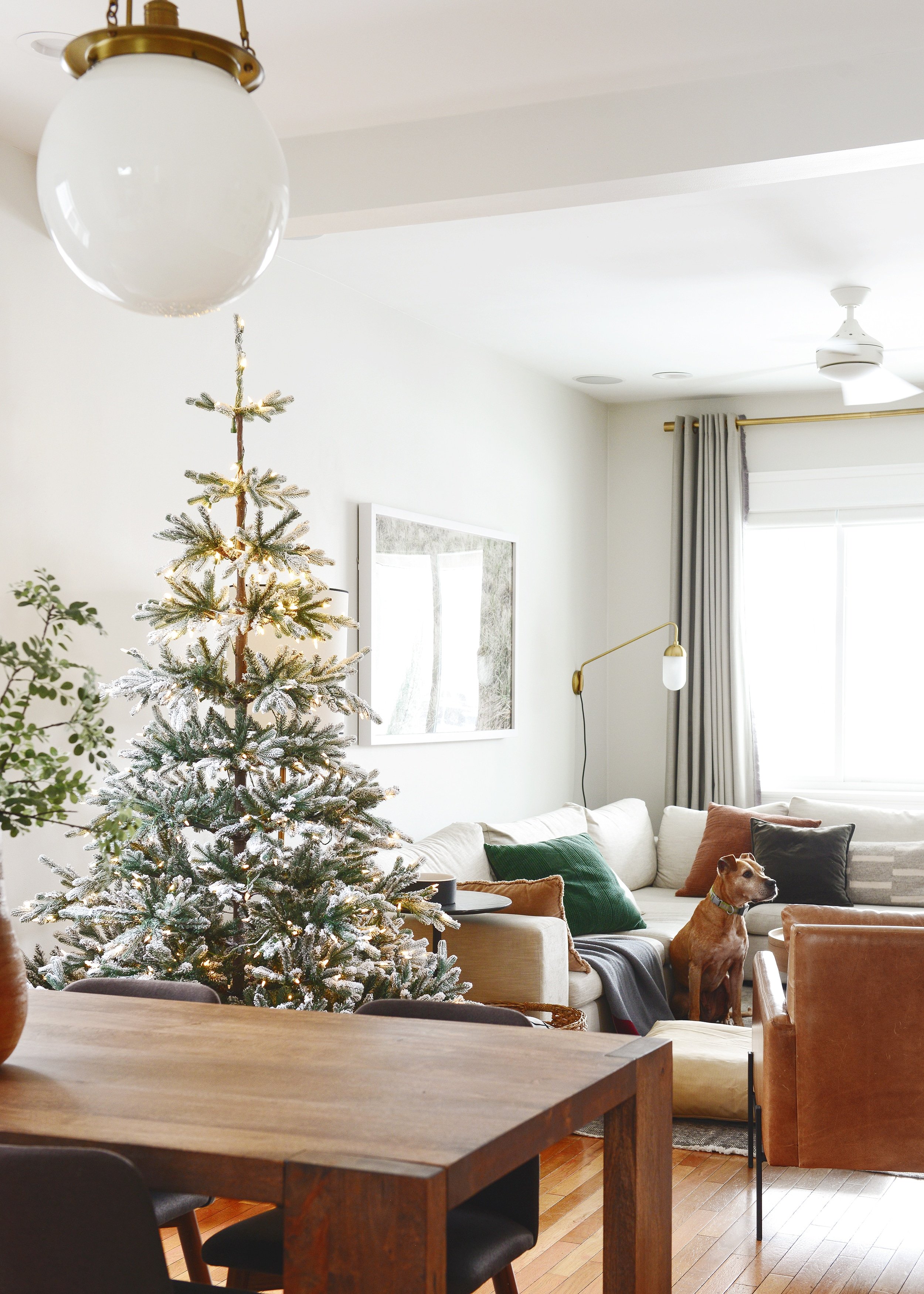 10 Gorgeous Christmas Trees from Fellow Design Bloggers - roomfortuesday.com