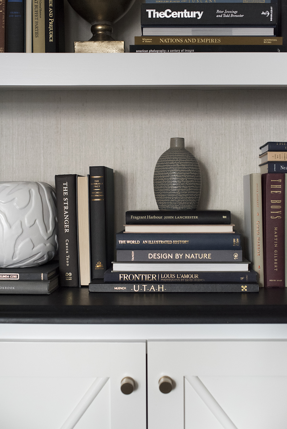10 Tips for Shelf Styling with Lots of Books - roomfortuesday.com