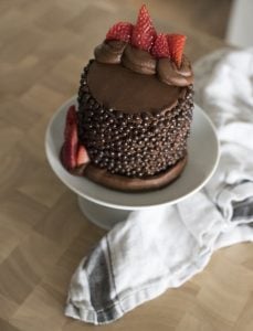 Mini Vanilla Cake with Chocolate Frosting & Crispies