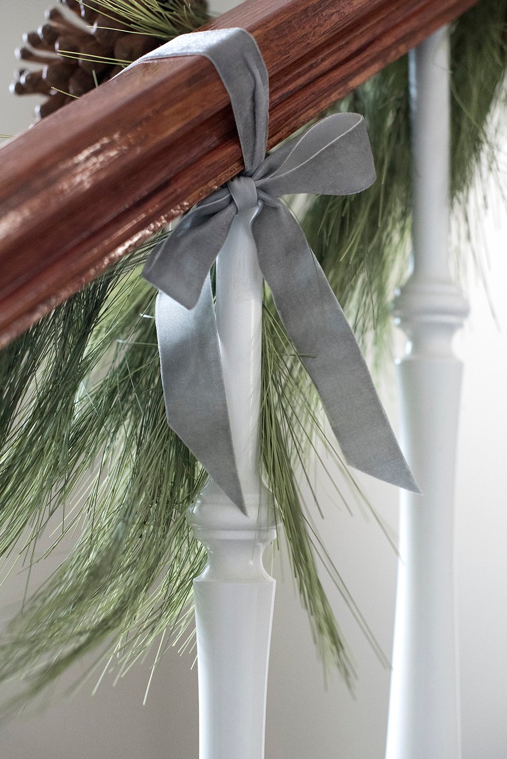 The Best Faux Trees, Garland, & Holiday Wreaths - roomfortuesday.com