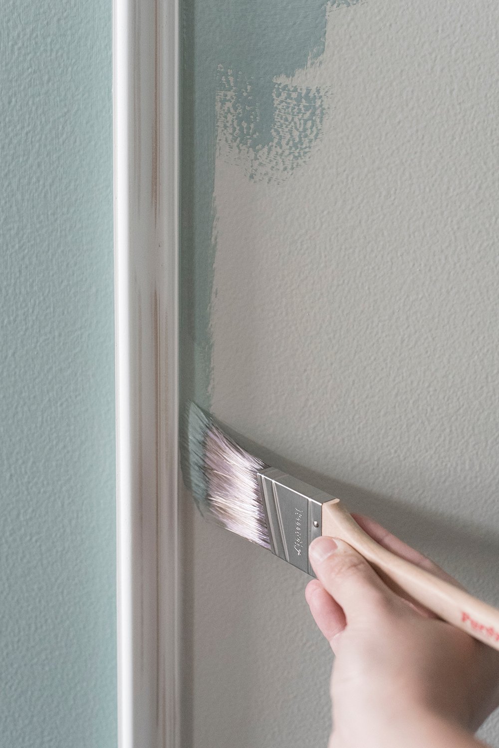 10 Painting Tips for Cutting In - roomfortuesday.com