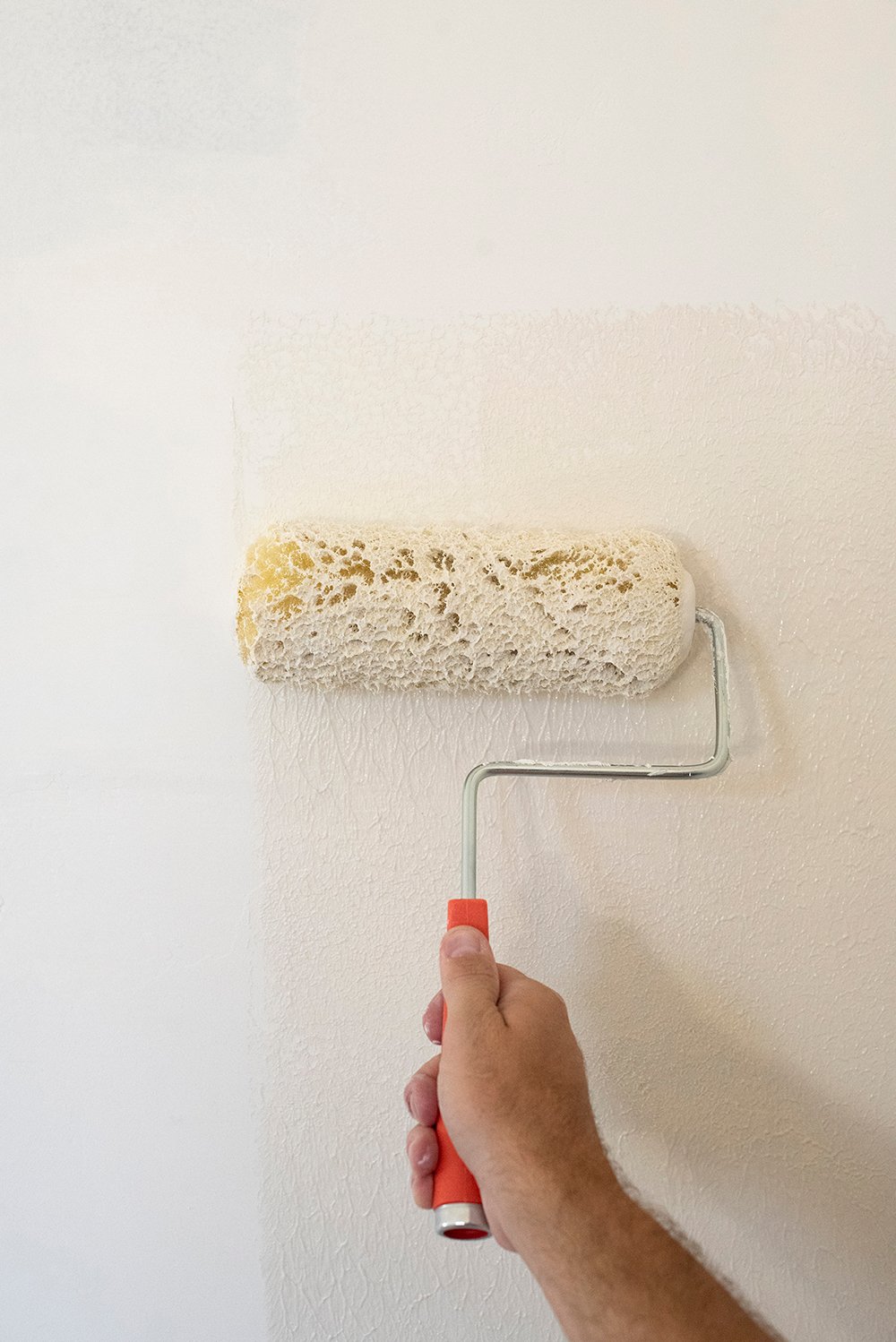 Perfectly Smooth Walls: A Skim Coating Tutorial - roomfortuesday.com