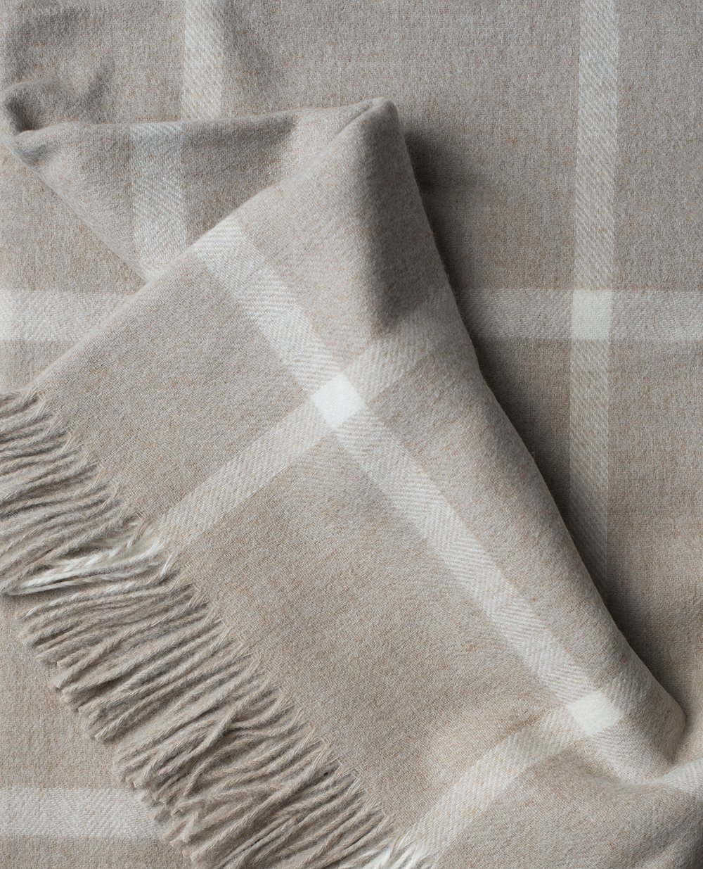 Cozy and Classic Blankets & Throws - roomfortuesday.com