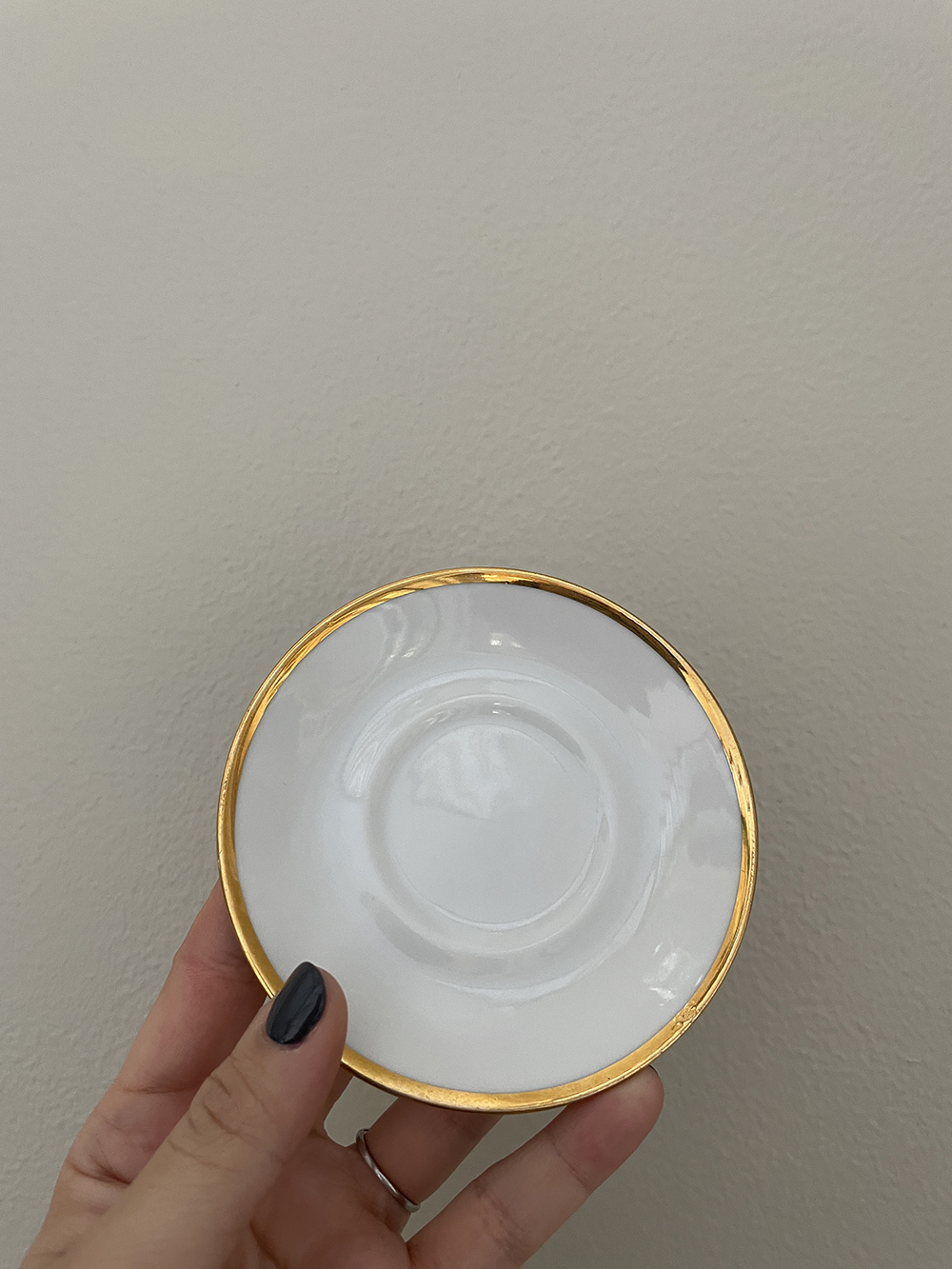 Thrifting for Gifts & Entertaining - roomfortuesday.com