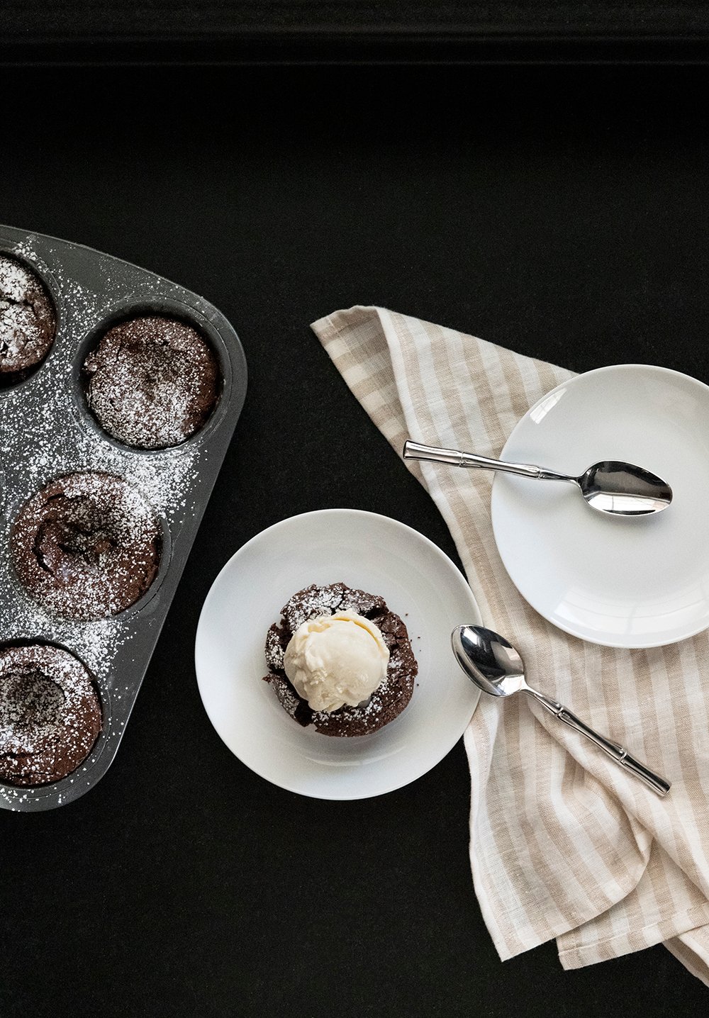Brownie Lava Cakes - roomfortuesday.com