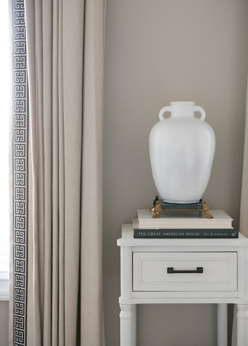 10 Ideas for Styling Small Pedestals - roomfortuesday.com