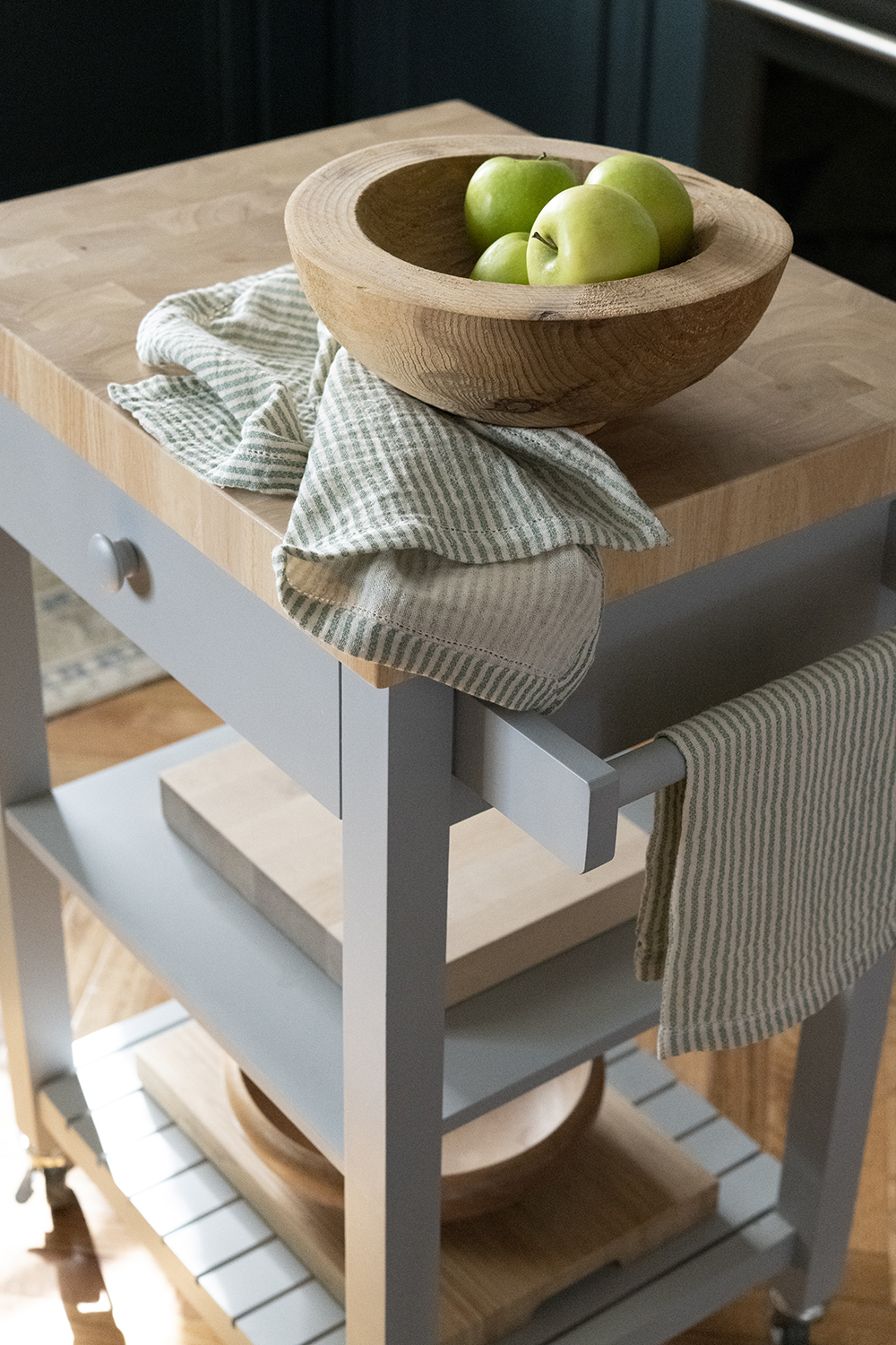 Classic Kitchen Linens to Love - roomfortuesday.com