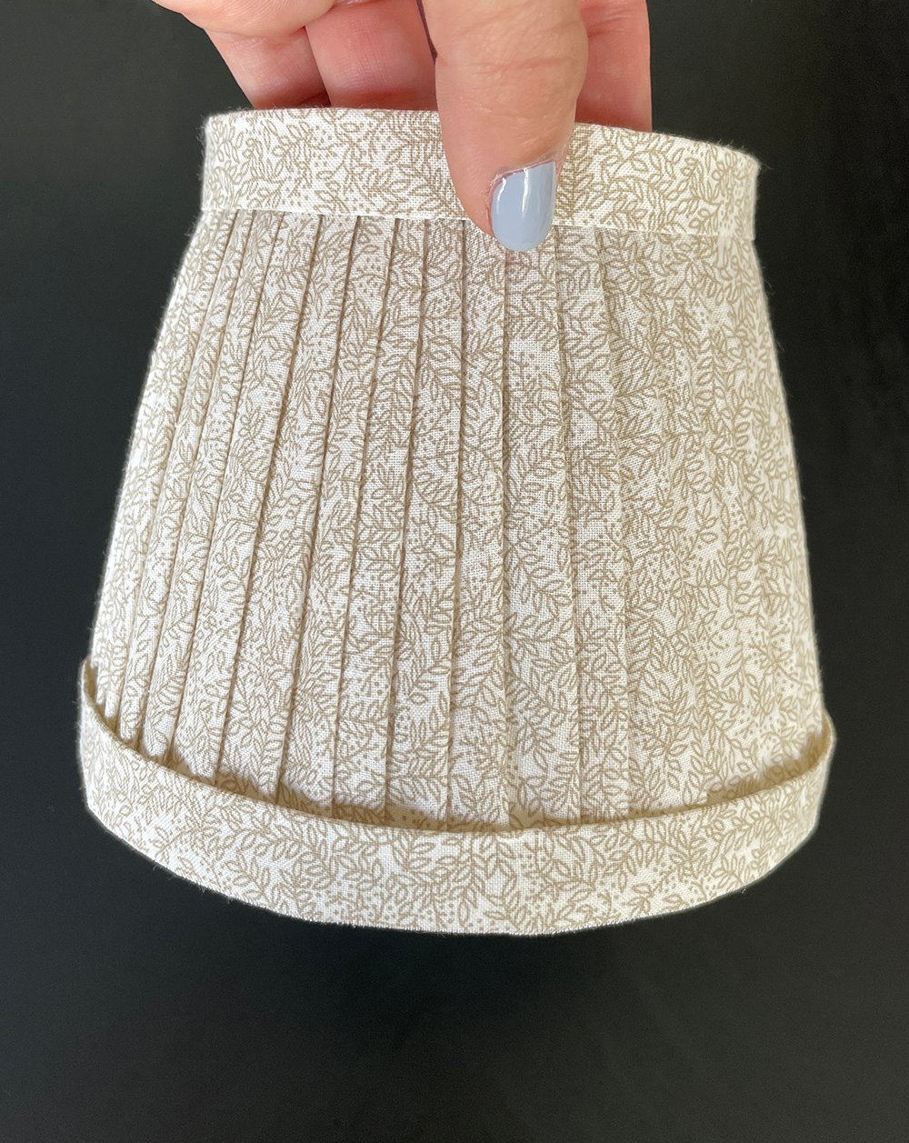 Tiny Lamp Makeover (Pleated Shade DIY) - roomfortuesday.com