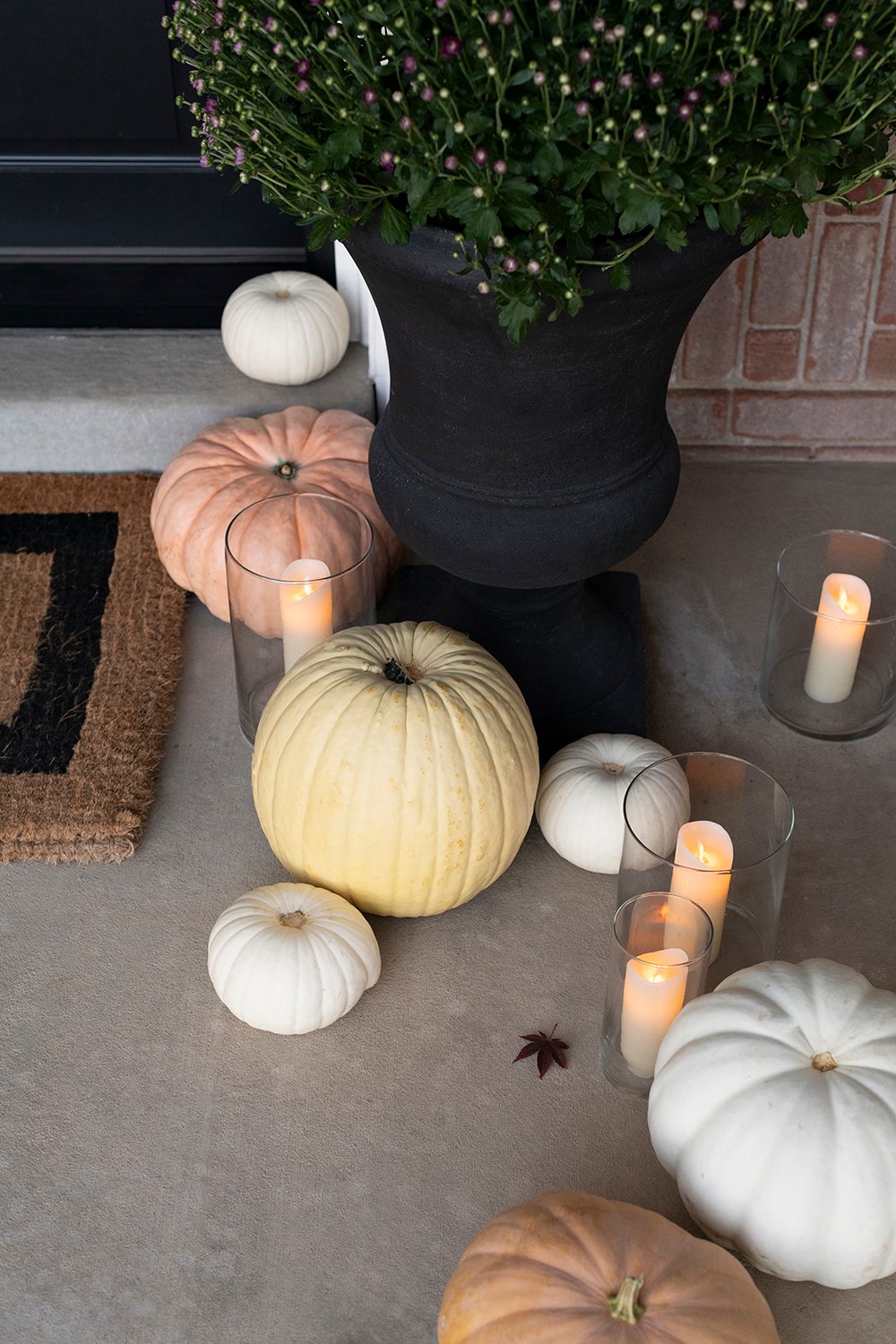 Autumn & Halloween Vignettes at Home - roomfortuesday.com