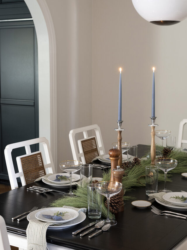 Simple Holiday Tablescape
