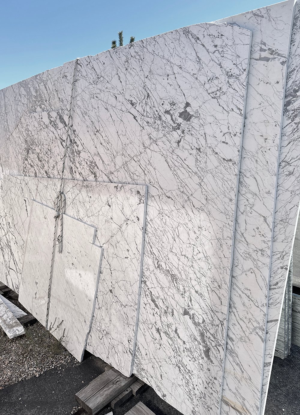 How to Choose a Marble Slab for Your Renovation - roomfortuesday.com