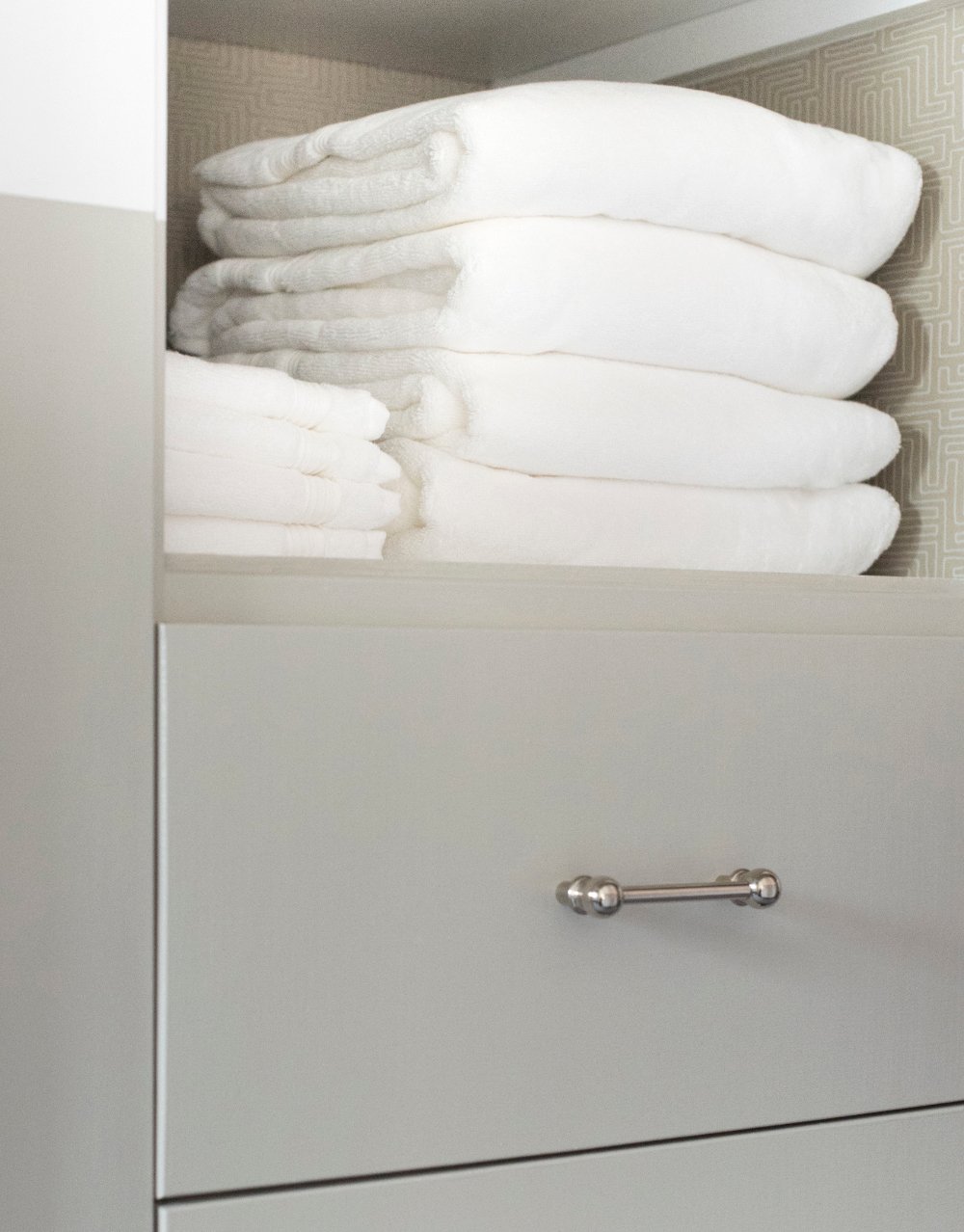 The Best Classic White Bath Towels for Any Budget (Tested & Approved) - roomfortuesday.com