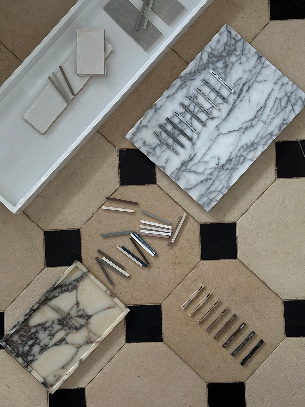 The Best Mapei Grout Colors (Designer Tile Pairings & Advice) - roomfortuesday.com
