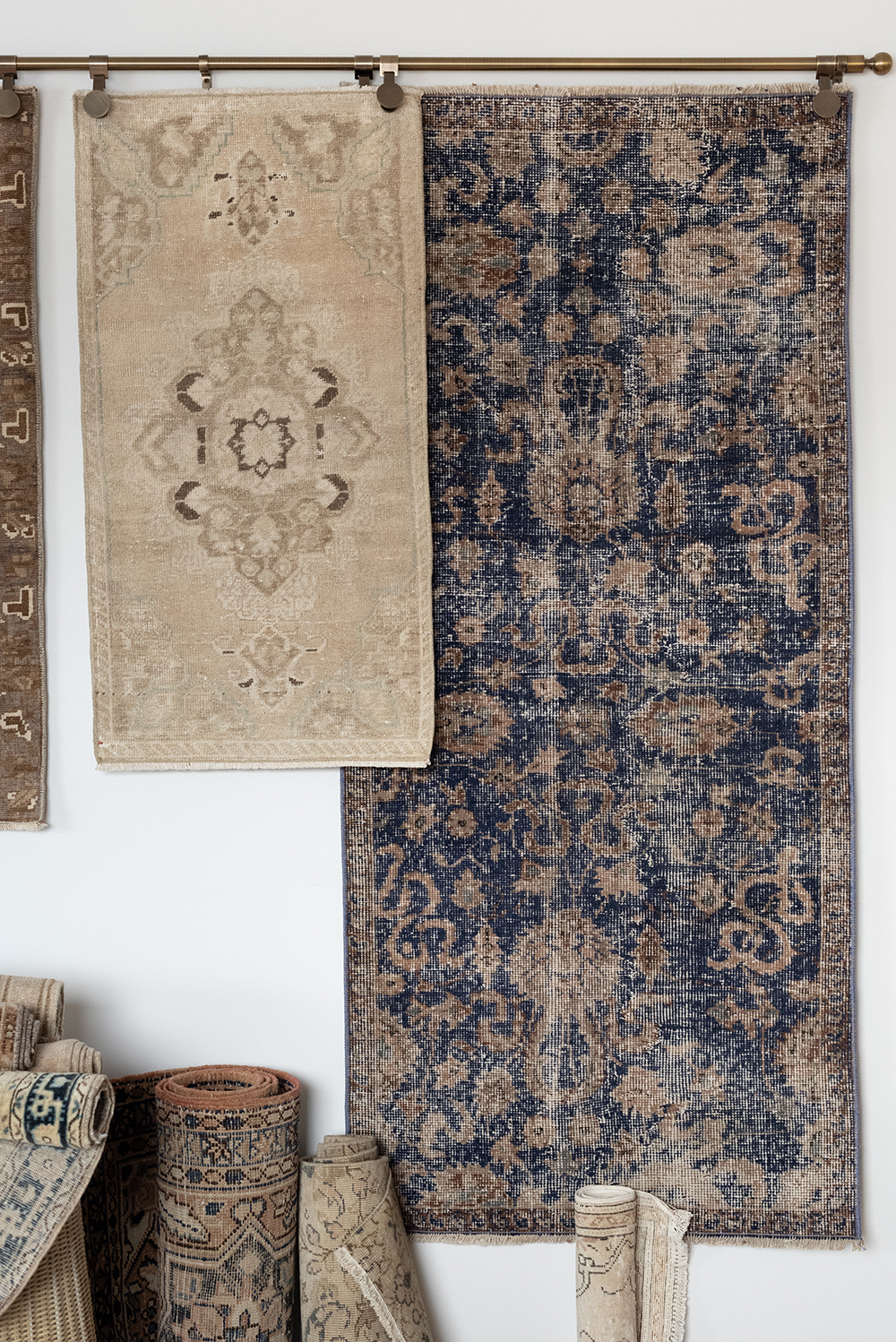 Keywords to Use When Searching for Large Vintage Rugs - roomfortuesday.com