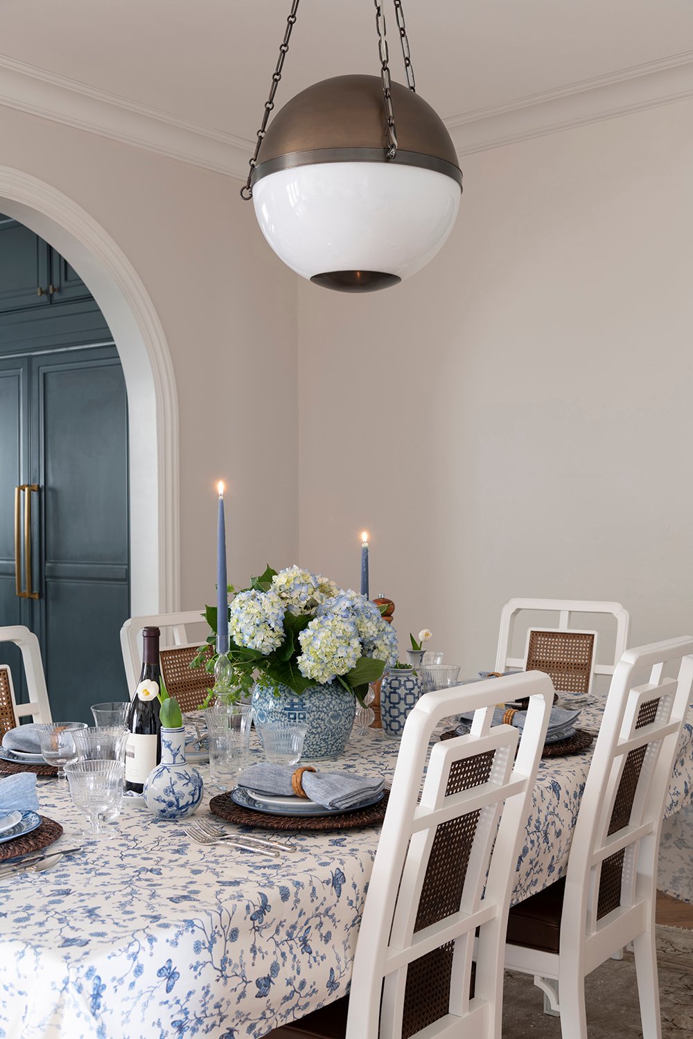 Blue & White Tablescape for Spring and Summer - roomfortuesday.com
