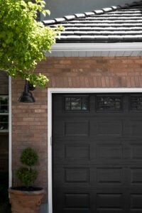 How to Choose The Best Garage Door Style & Color For Your Home