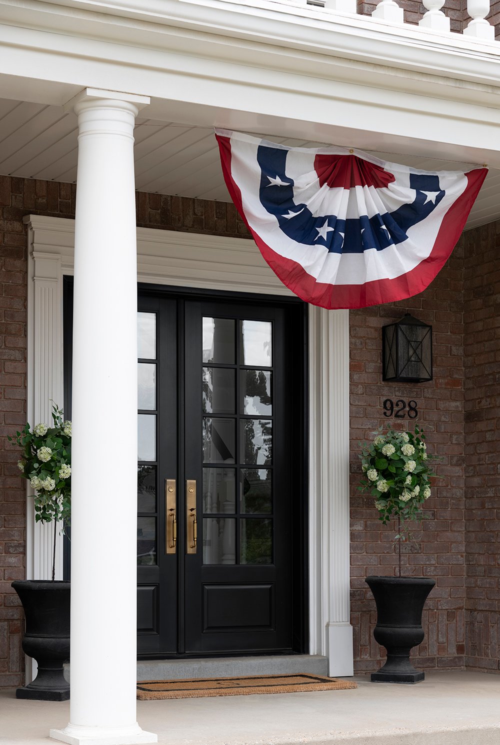 10 Classic Fourth of July Decorating Ideas - roomfortuesday.com