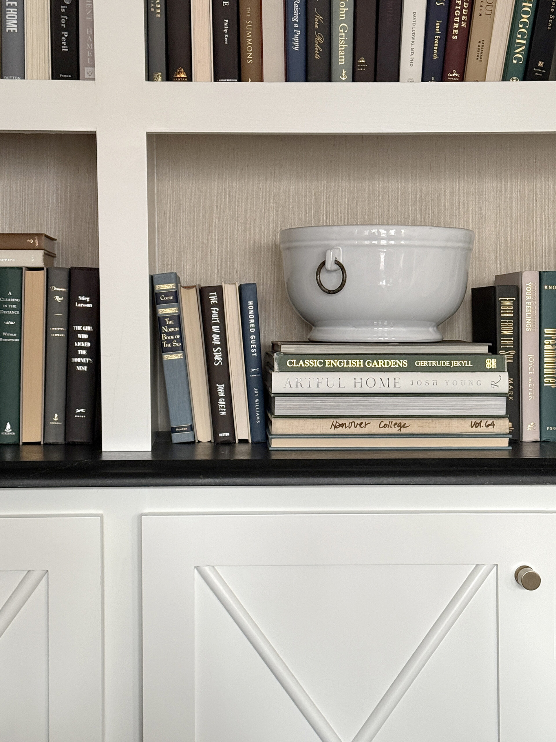 A Designer's Tips for Styling Built-Ins and Bookcases