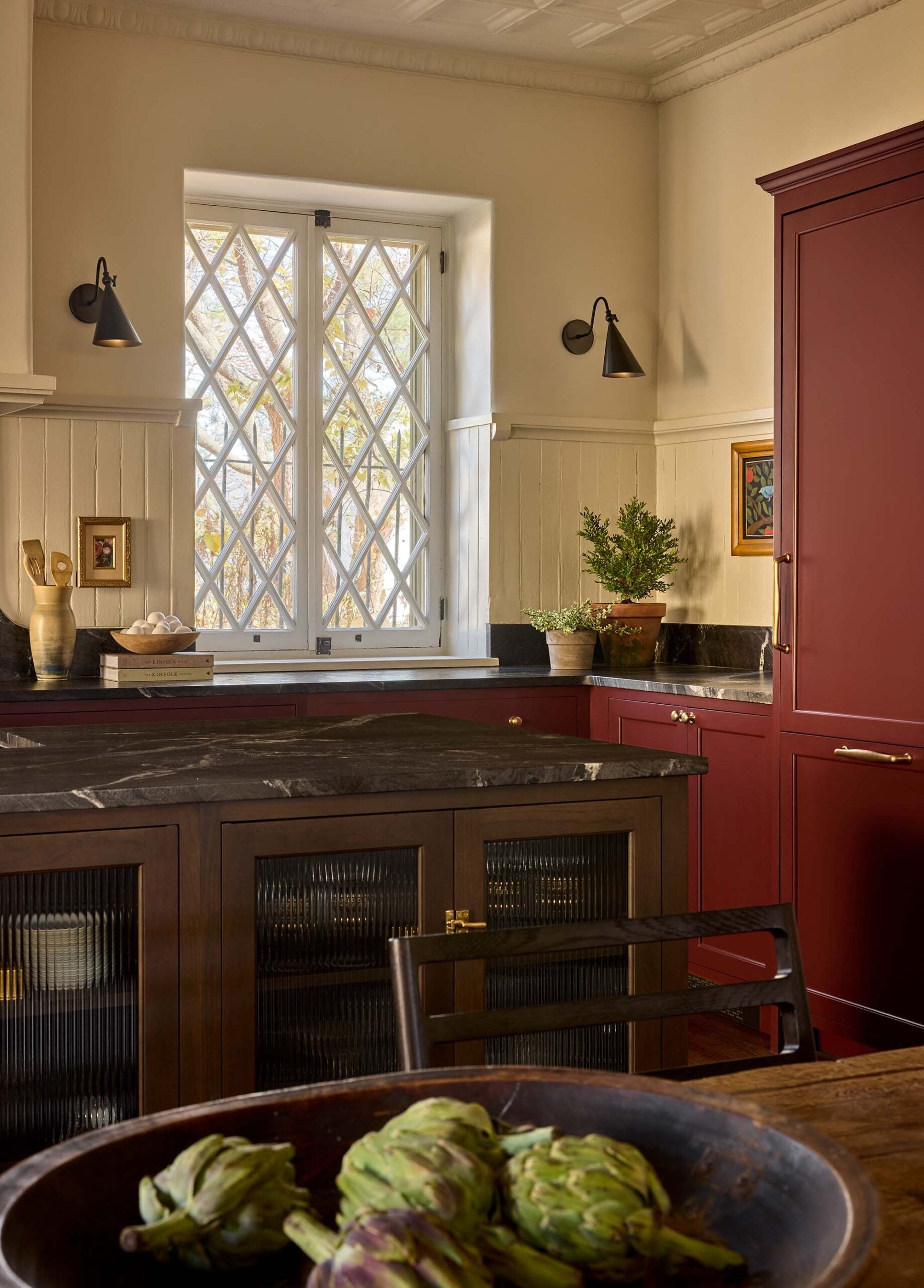 KITCHEN_window-in-corner-with-sconce-countertop-and-island