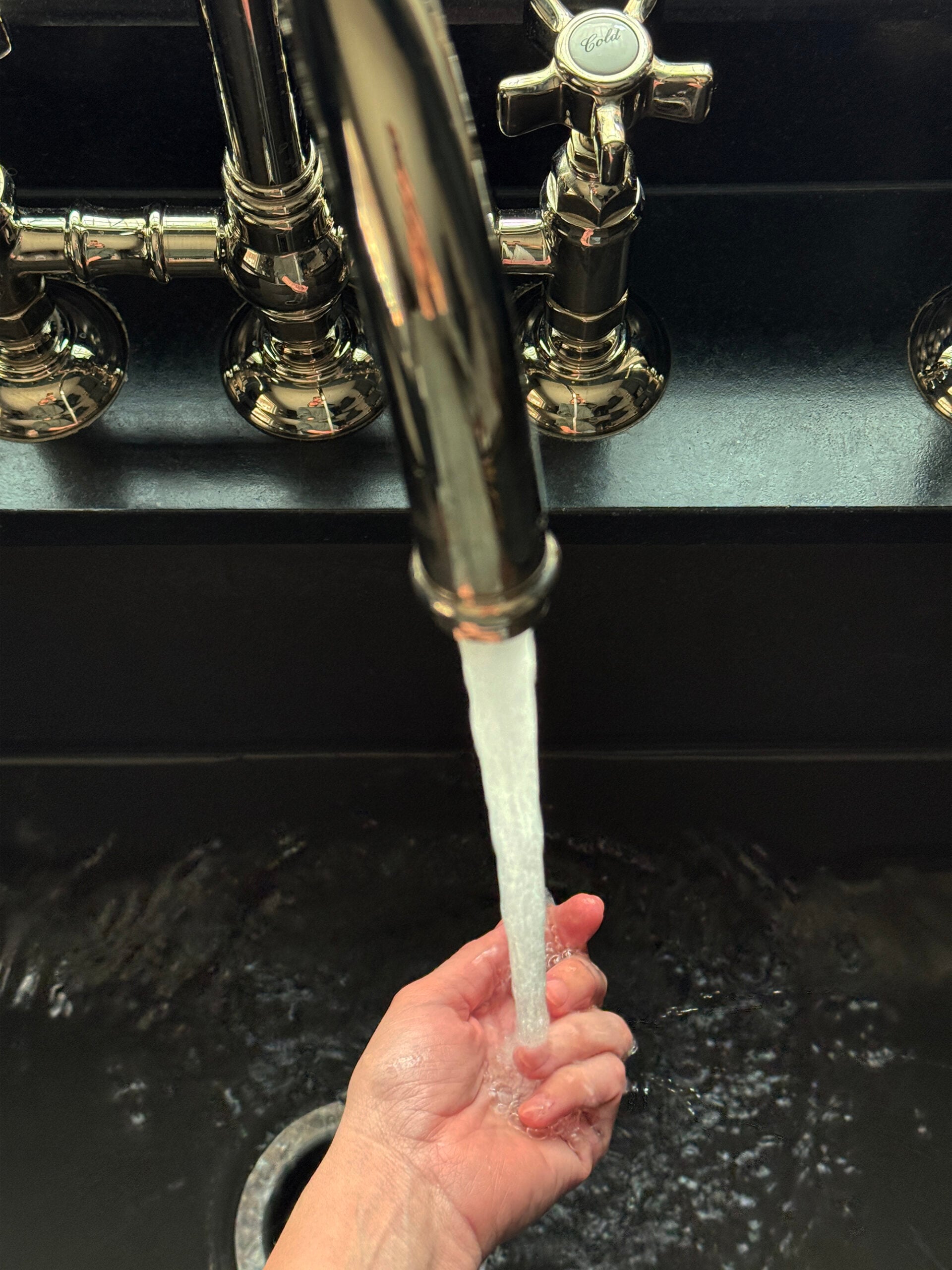 Mess Free and Hands Free Kitchen Faucet