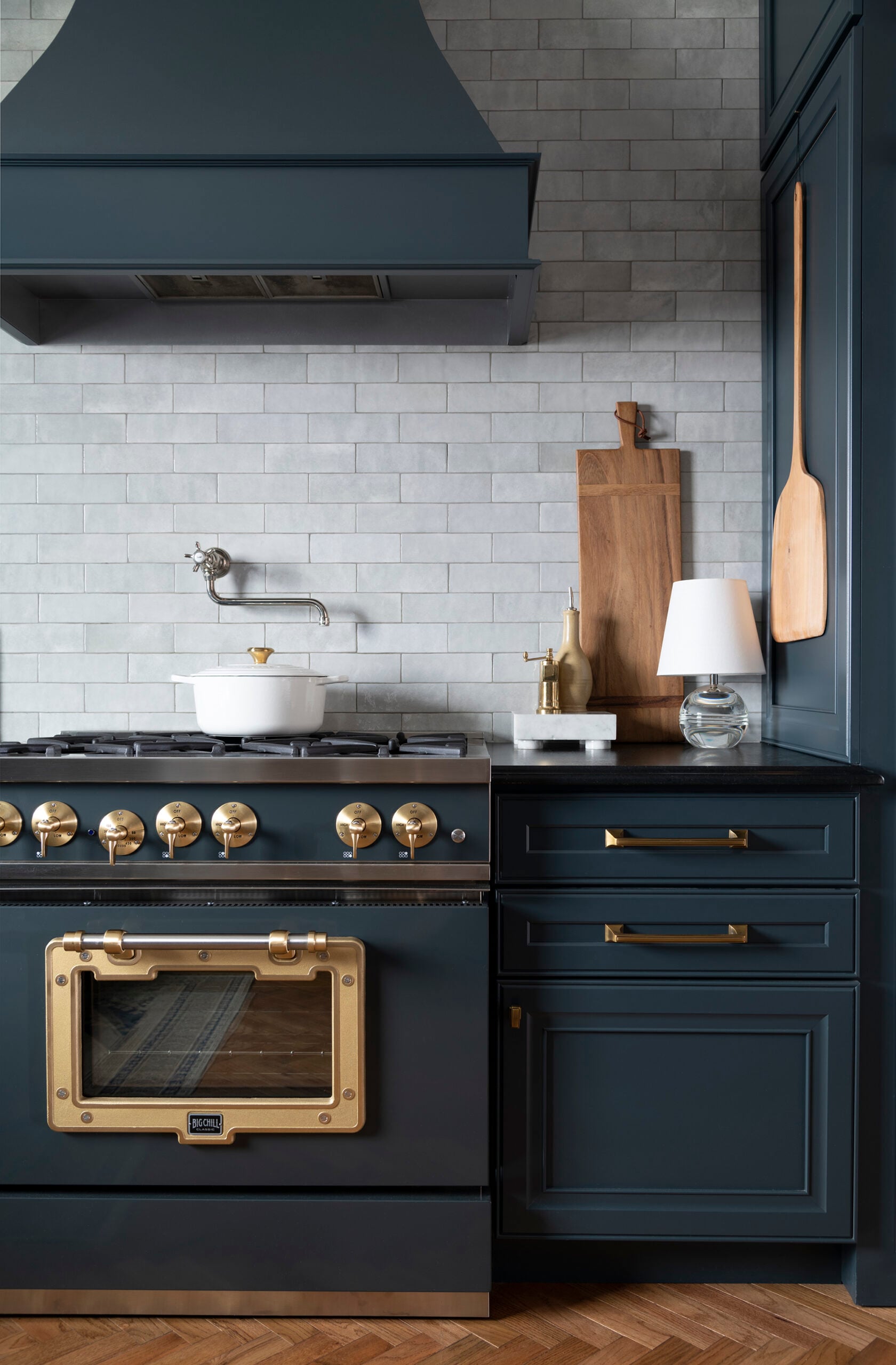 Big Chill Classic Gas Range in Room for Tuesday Navy Kitchen