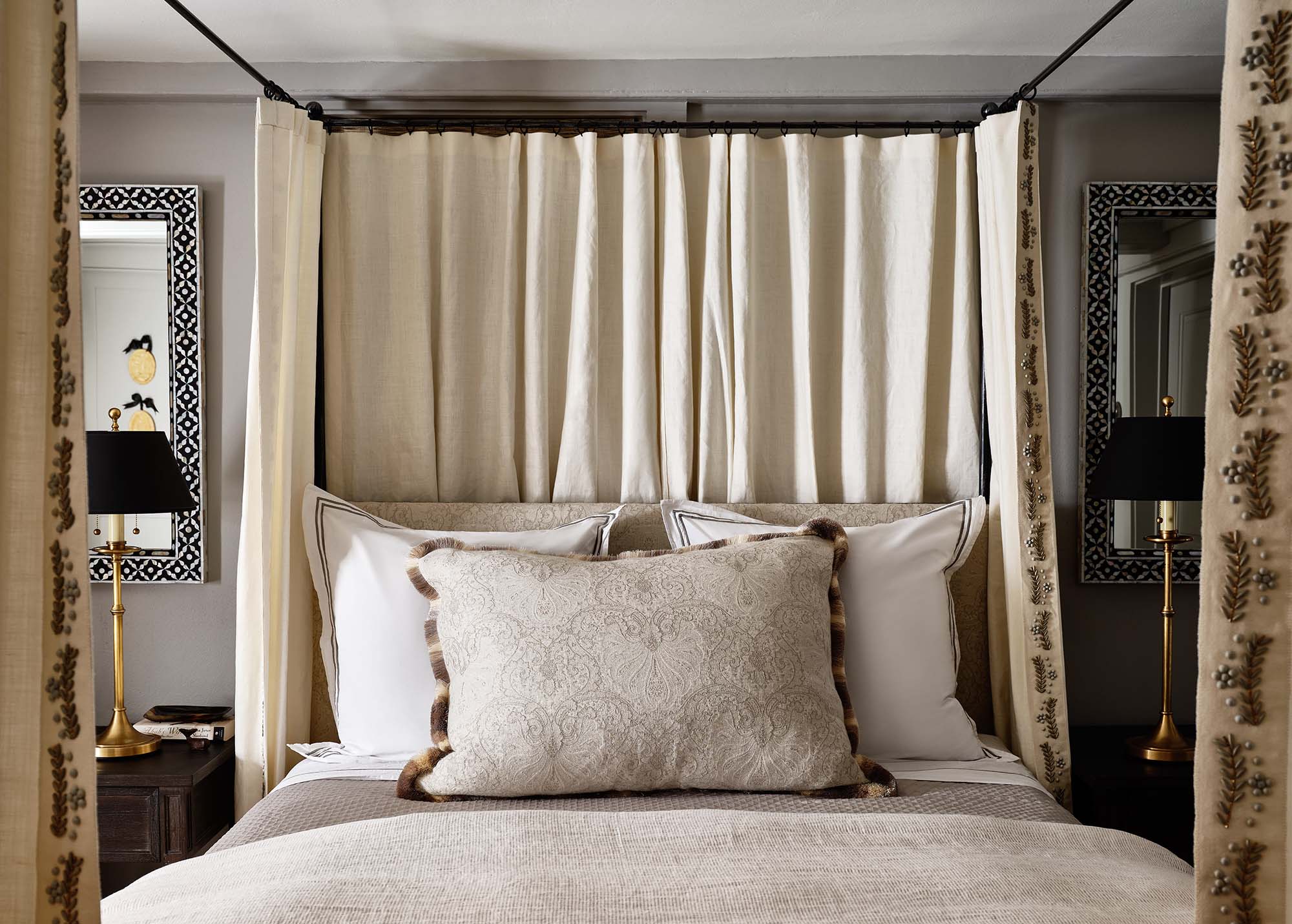KristinPaton-Nantucket Bed with Side Tables Lamps Mirrors
