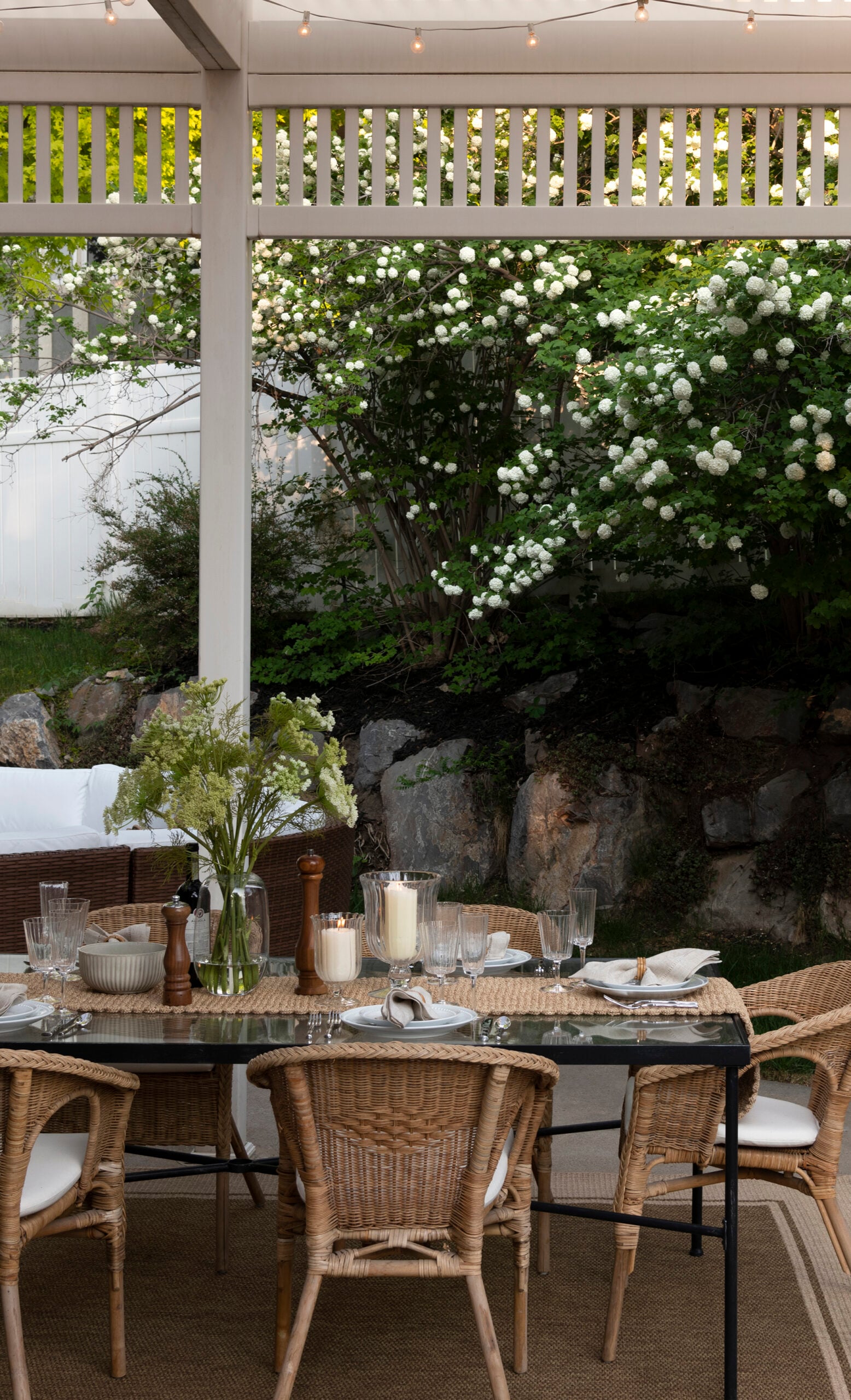 Outdoor Dining Under Pergola