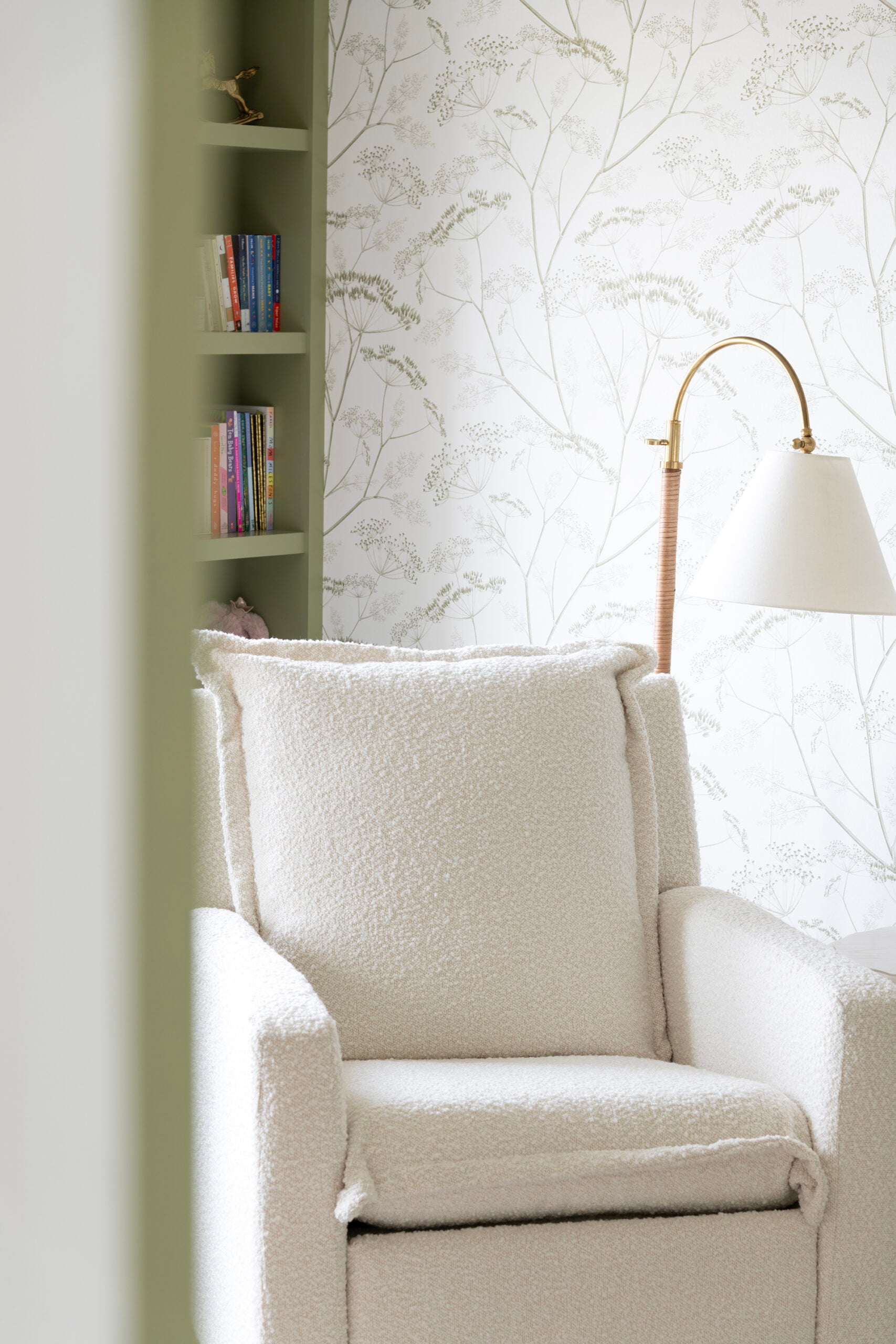 Oilo Swivel Glider Nursery Chair in White
