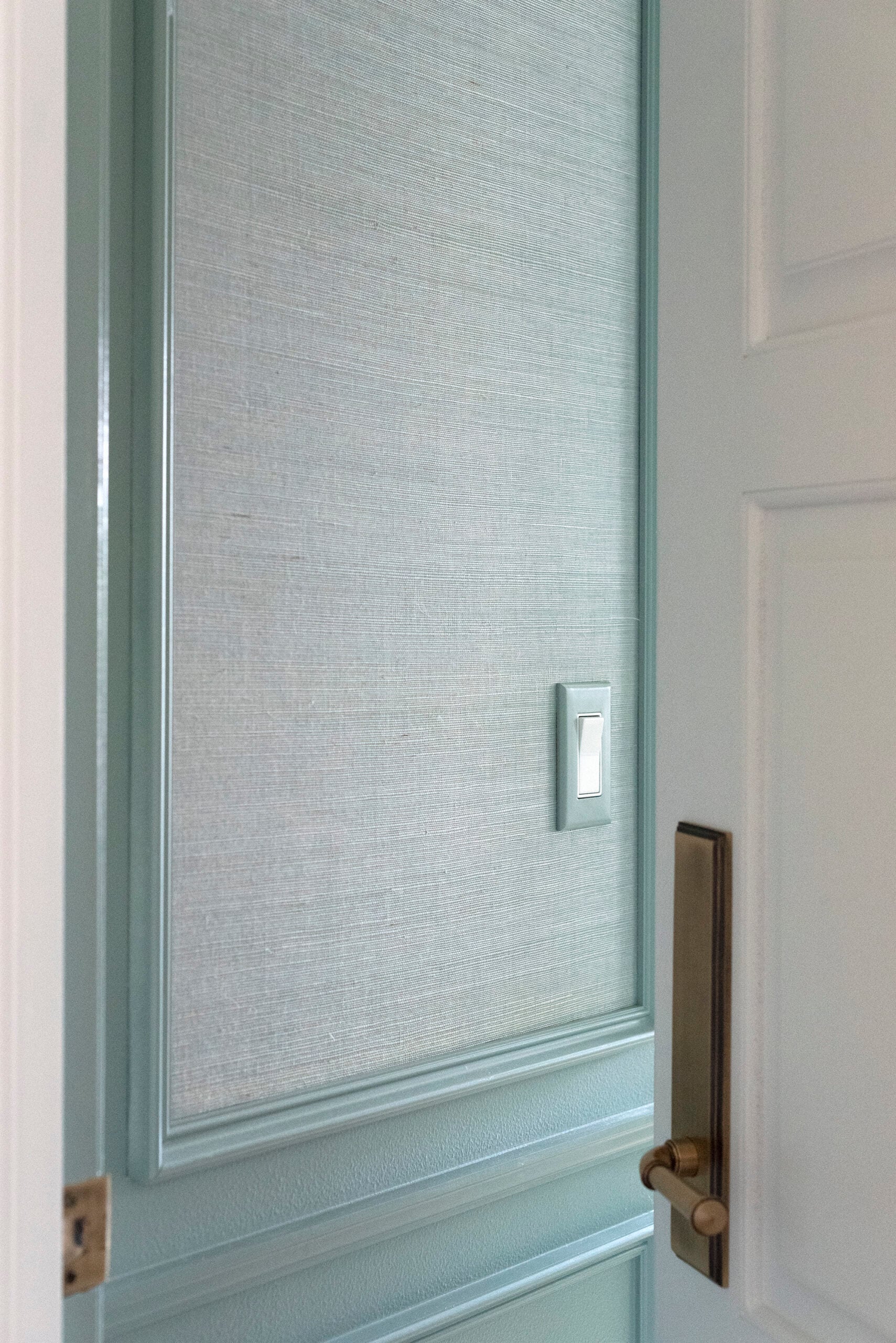 Where to Place Outlets and Light Switches in a Bedroom