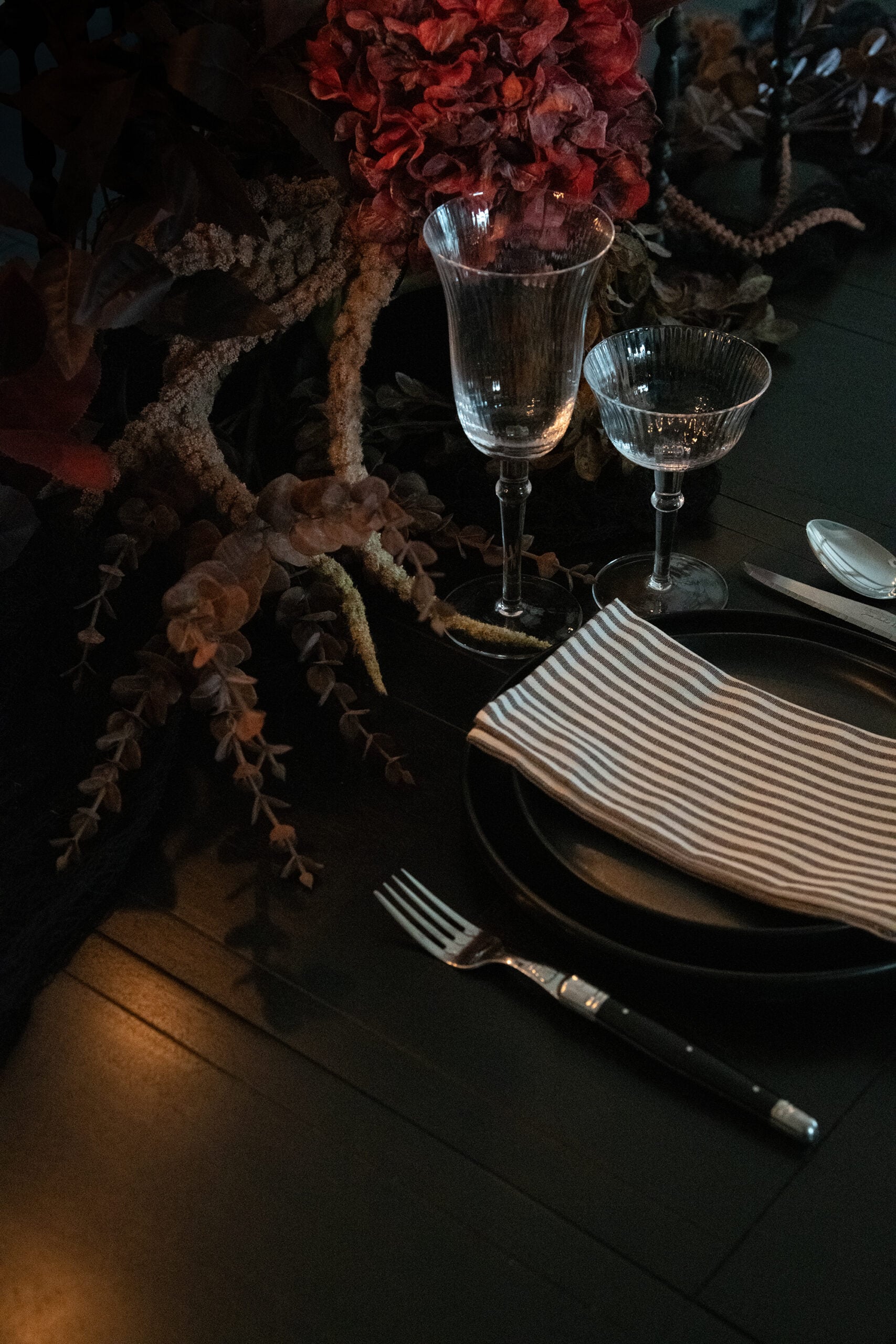 How to Set an Elegant Halloween Tablescape for Your Dinner Party