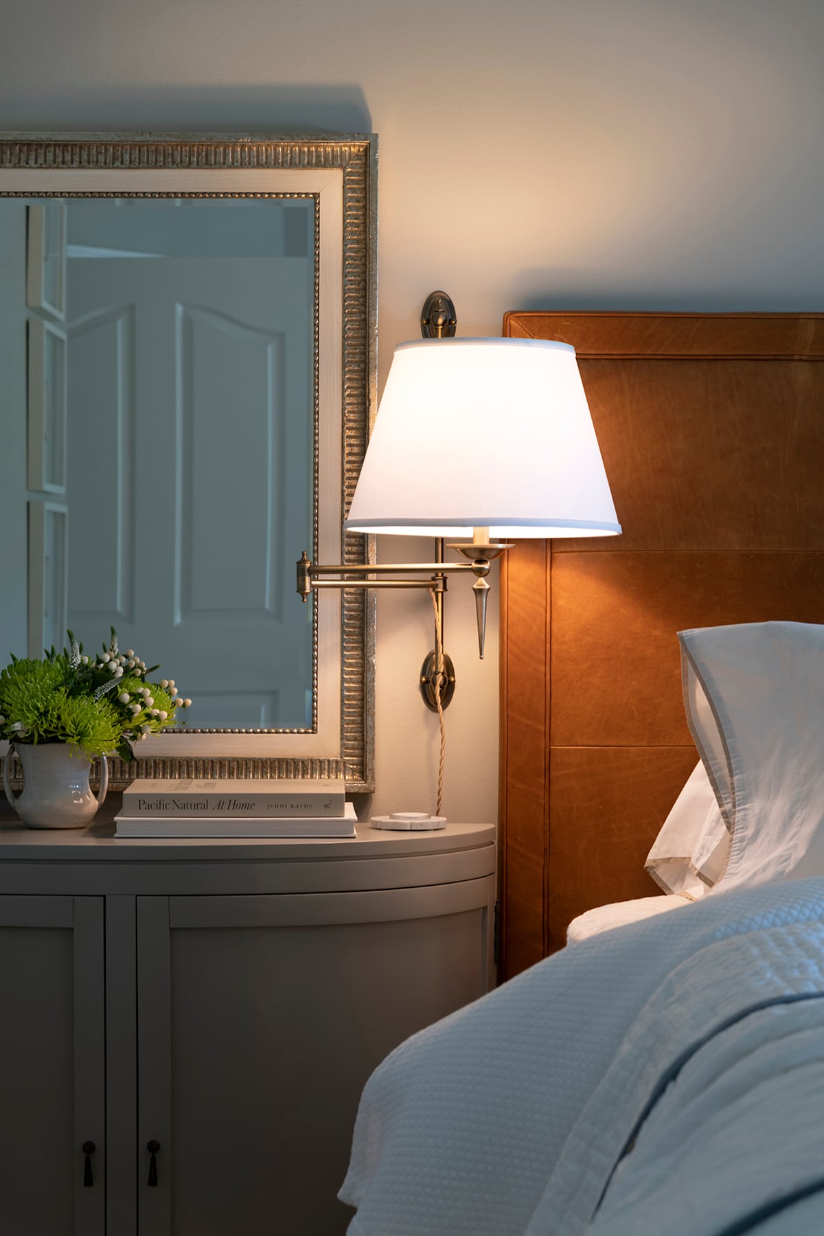 Adjustable Bedside Sconce