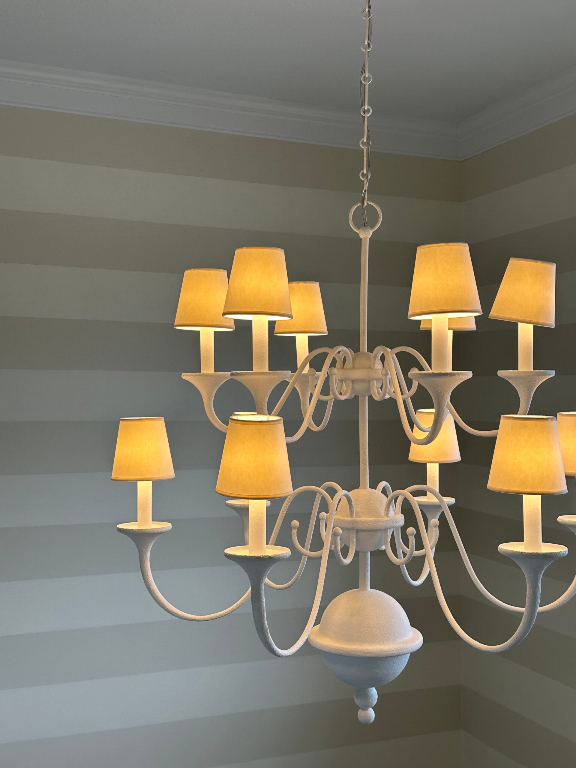 Dimmable Chandelier in Entryway